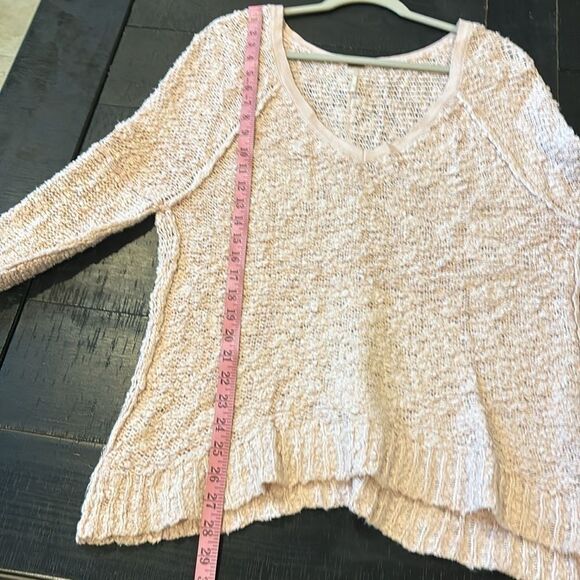 Free People Pink Oversized Sweater Textured Knit Top Long Sleeve V Neck Small - Picture 9 of 10